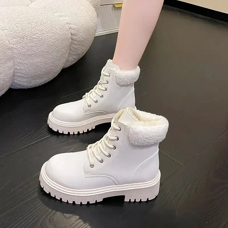 Bota Feminina Estilo Coturno Com Forro E Cadarço Moda Inverno