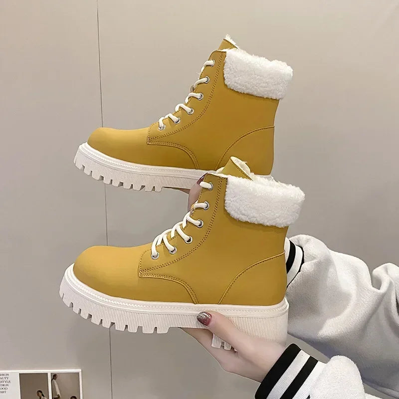 Bota Feminina Estilo Coturno Com Forro E Cadarço Moda Inverno