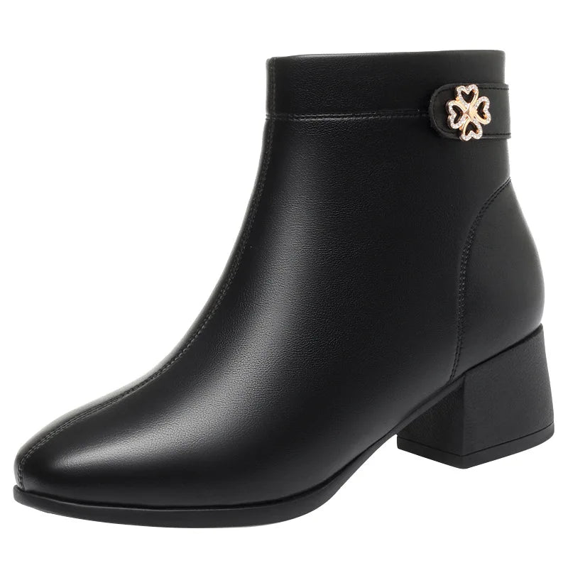 Bota Feminina De Salto Baixo Com Detalhe Dourado Moda Inverno