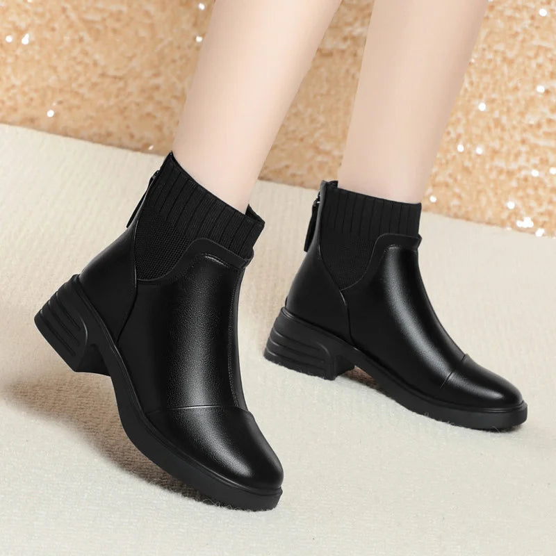 Bota Feminina De Cano Médio E Malha Salto Baixo