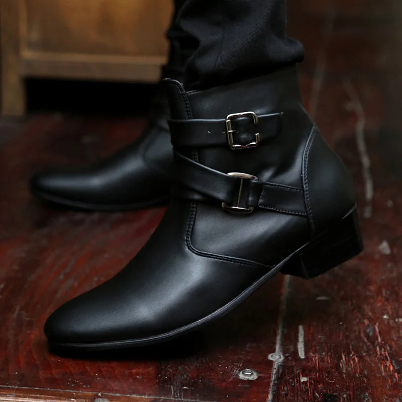 Bota Feminina Para Inverno Com Fivelas Material Resistente