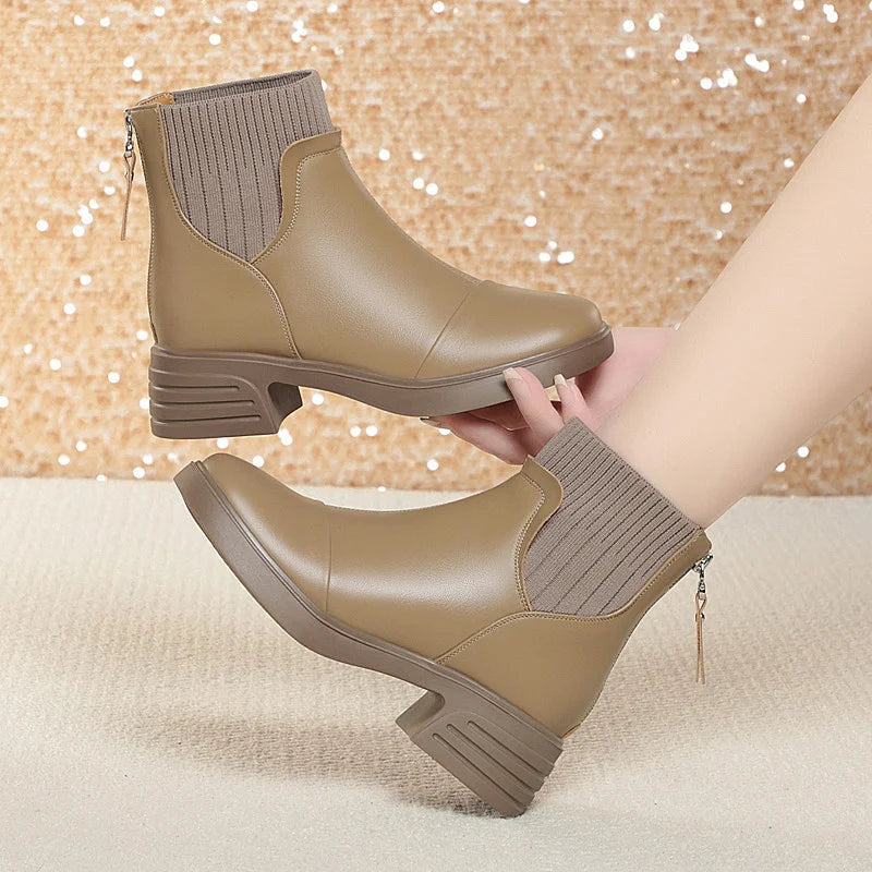 Bota Feminina De Cano Médio E Malha Salto Baixo