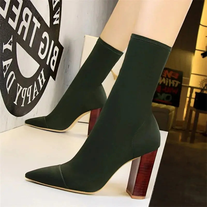Bota Feminina Elegante Salto Alto Tendência