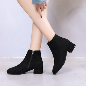 Bota Feminina De Camurça Salto Baixo Moda Inverno
